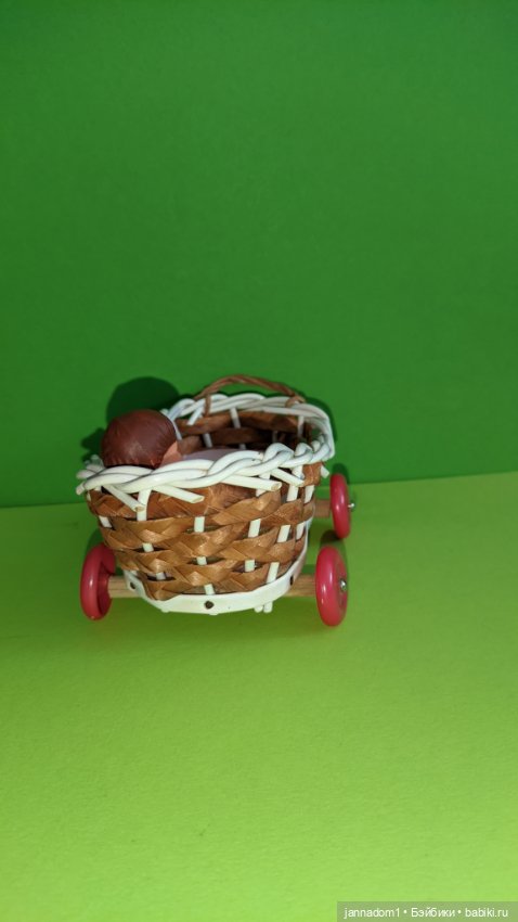 Плетёная коляска для пупсиков, размер 12 см (фото 3)