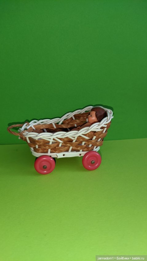 Плетёная коляска для пупсиков, размер 12 см (фото 4)