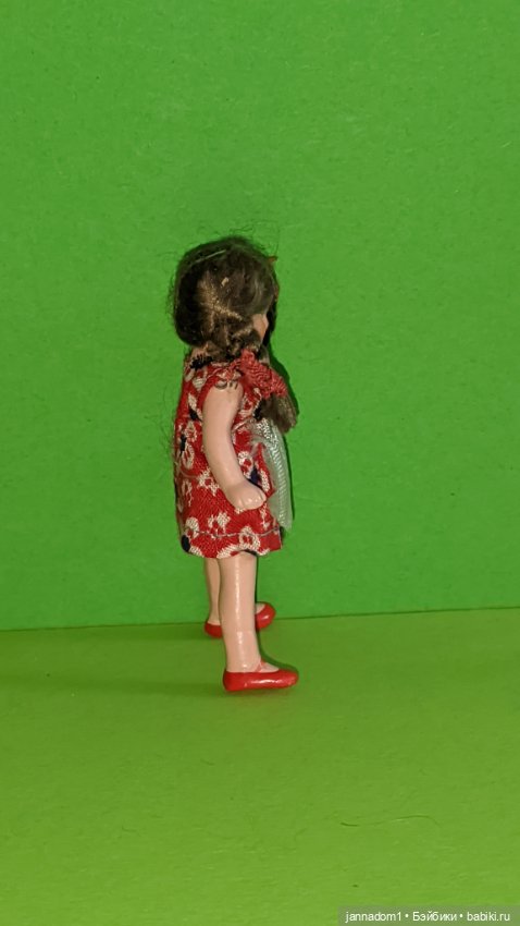 Керамическая немецкая куколка с косичками, высота 7 см (фото 3)