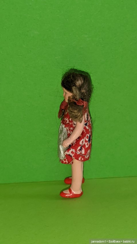 Керамическая немецкая куколка с косичками, высота 7 см (фото 4)