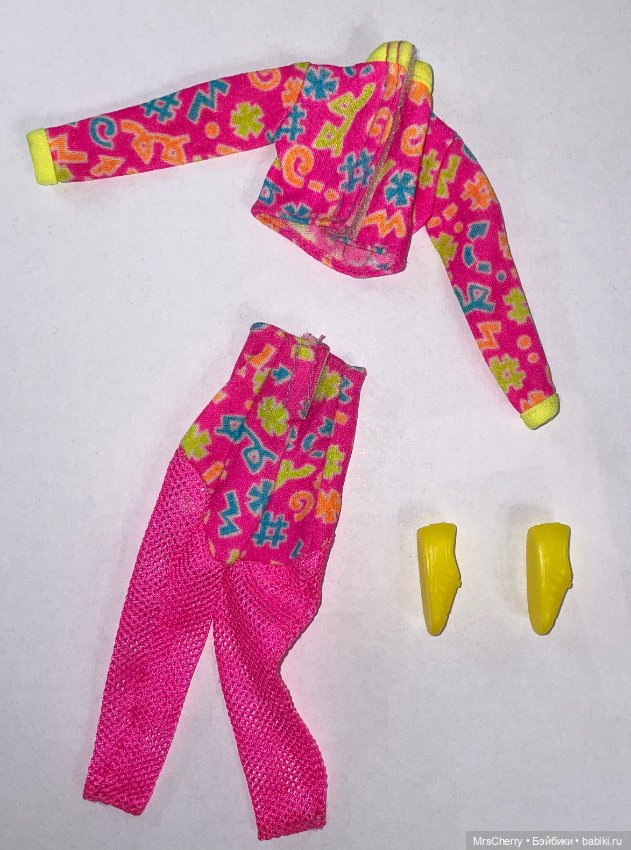 Аутфиты и аксессуары для Барби (фото 7)