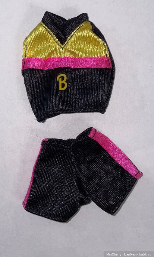 Аутфиты и аксессуары для Барби