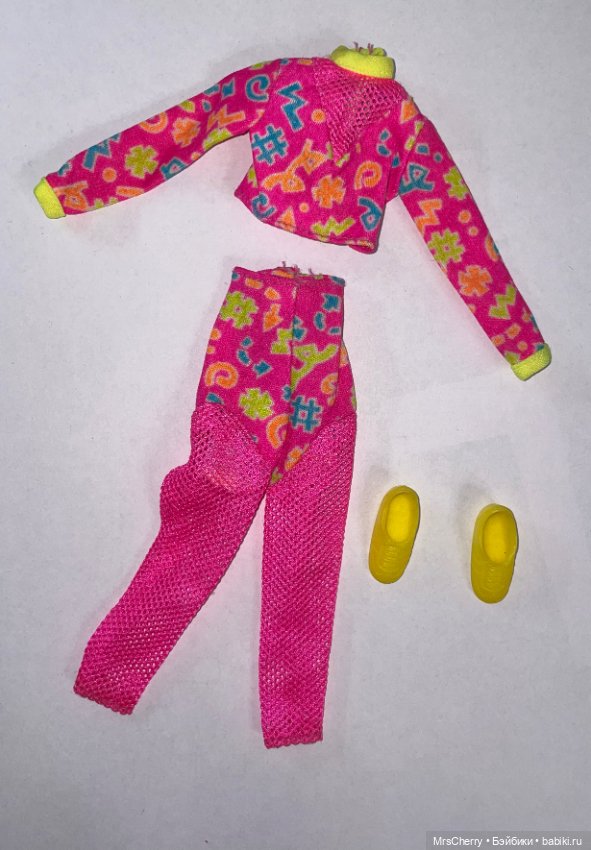 Аутфиты и аксессуары для Барби (фото 8)