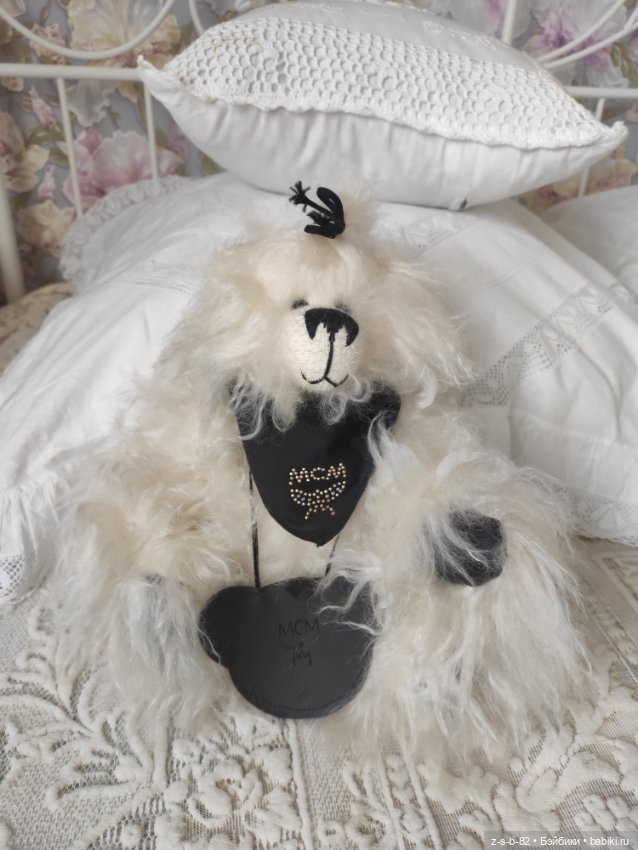 Фантазийный очень крутой мишка MCM