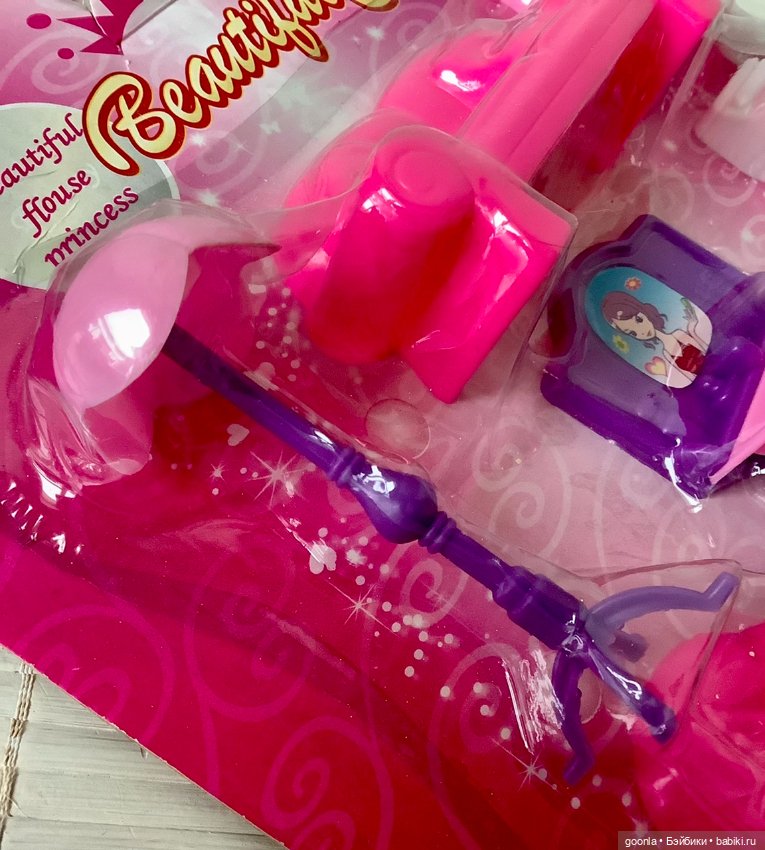 Продаю два набора миниатюрной пластиковой мебели (фото 4)