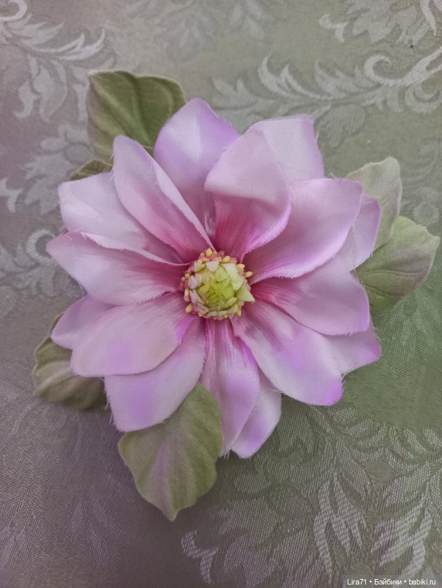 Цветок шиповника из натурального шелка