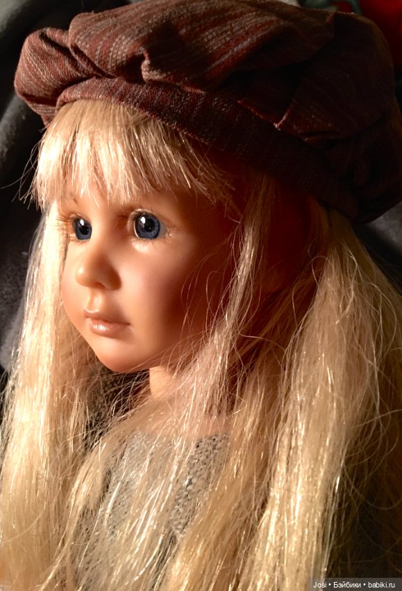 Белокурая и синеглазая Anna от Bettina Hirsch