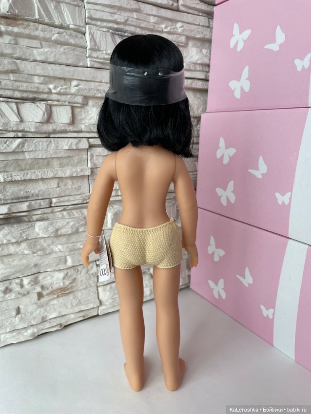 Лиу с каре и чёлкой, чёрными волосами, чёрными глазами Паола Рейна(Paola Reina), нюд (фото 5)