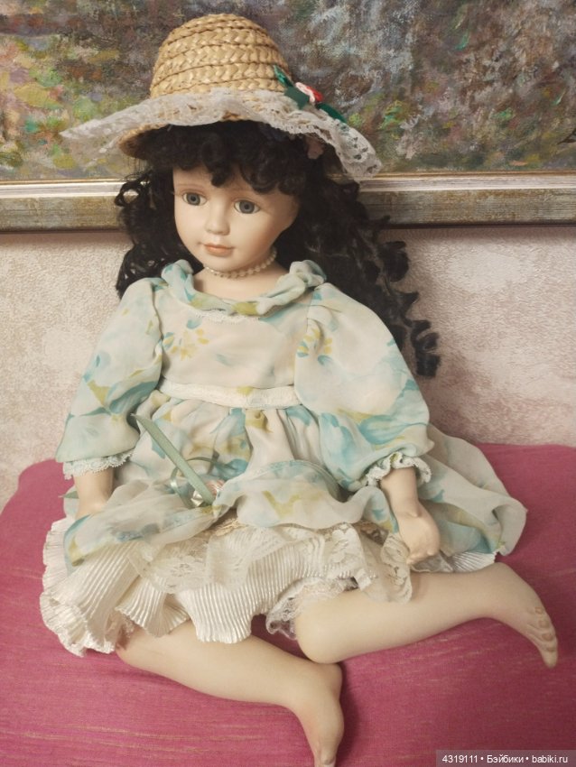 Изысканная фарфоровая брюнетка - интерьерная кукла (фото 7)