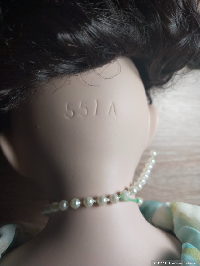 Изысканная фарфоровая брюнетка - интерьерная кукла (фото 5)