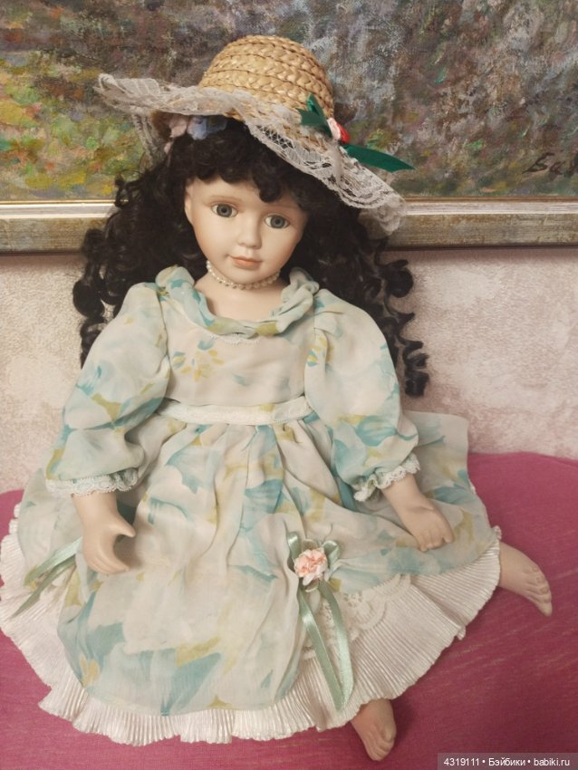 Изысканная фарфоровая брюнетка - интерьерная кукла (фото 8)