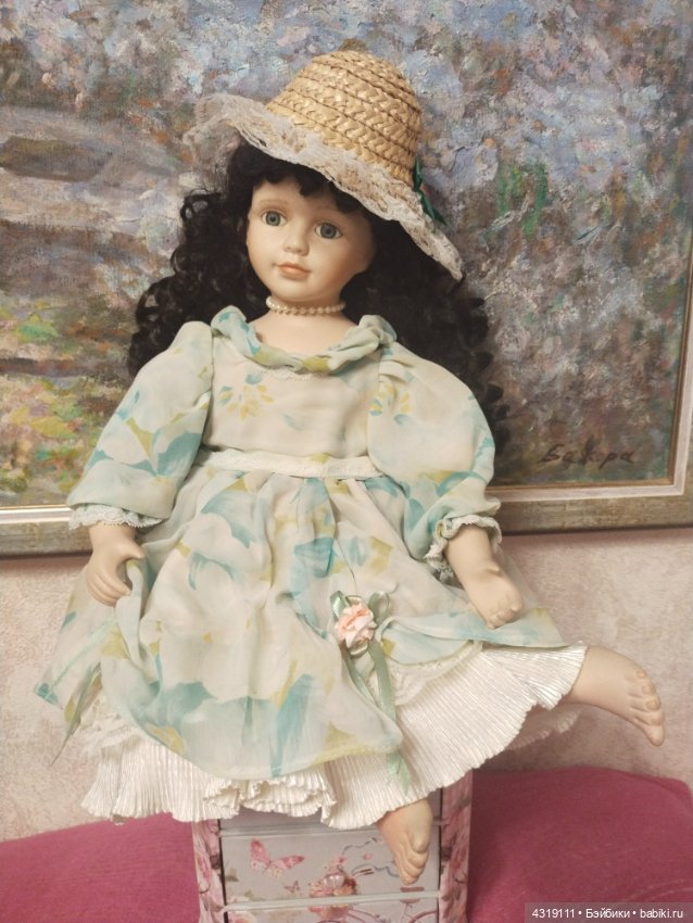 Изысканная фарфоровая брюнетка - интерьерная кукла (фото 4)