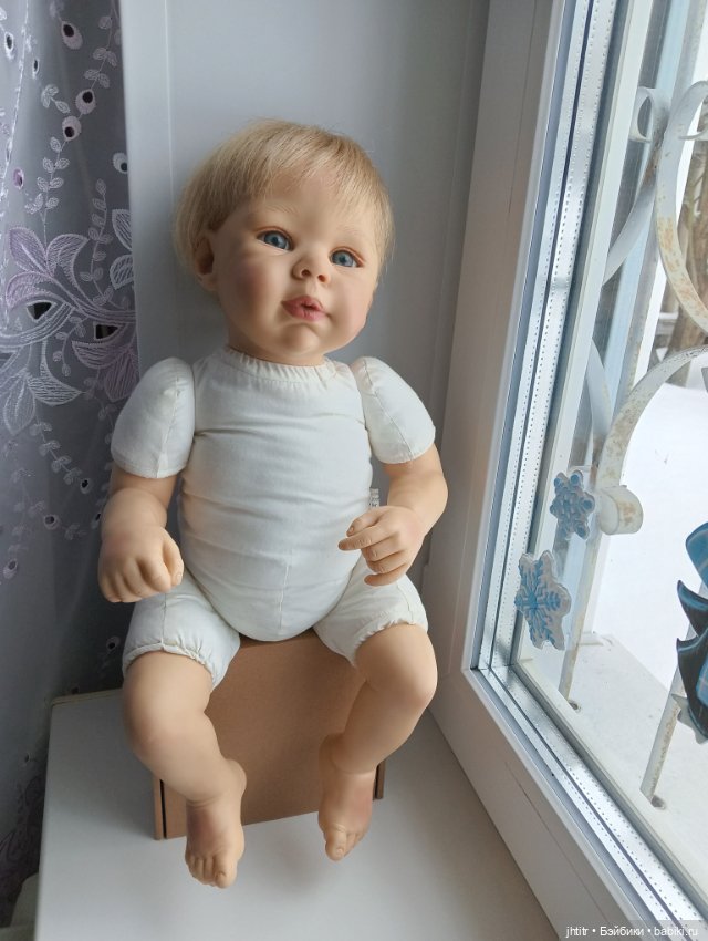 Maximilian(Максимилиан) от Laura Tuzzio Ross