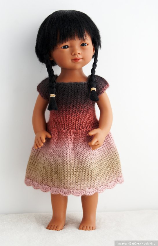 Одежда ручной работы и фирменные аутфиты на разных кукол (фото 6)