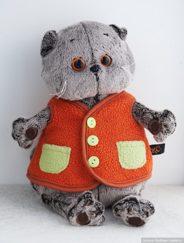 Одежда ручной работы и фирменные аутфиты на разных кукол (фото 4)