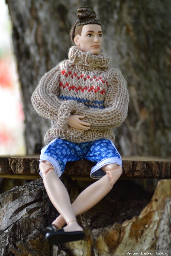 Свитер для Кена. Шапочка в подарок