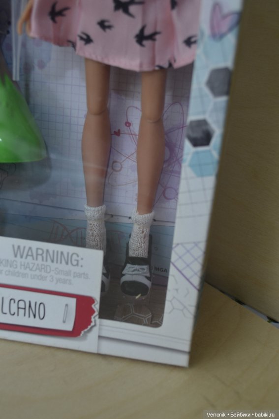 Кукла Project Mc2, Адриана - с вулканом (фото 5)