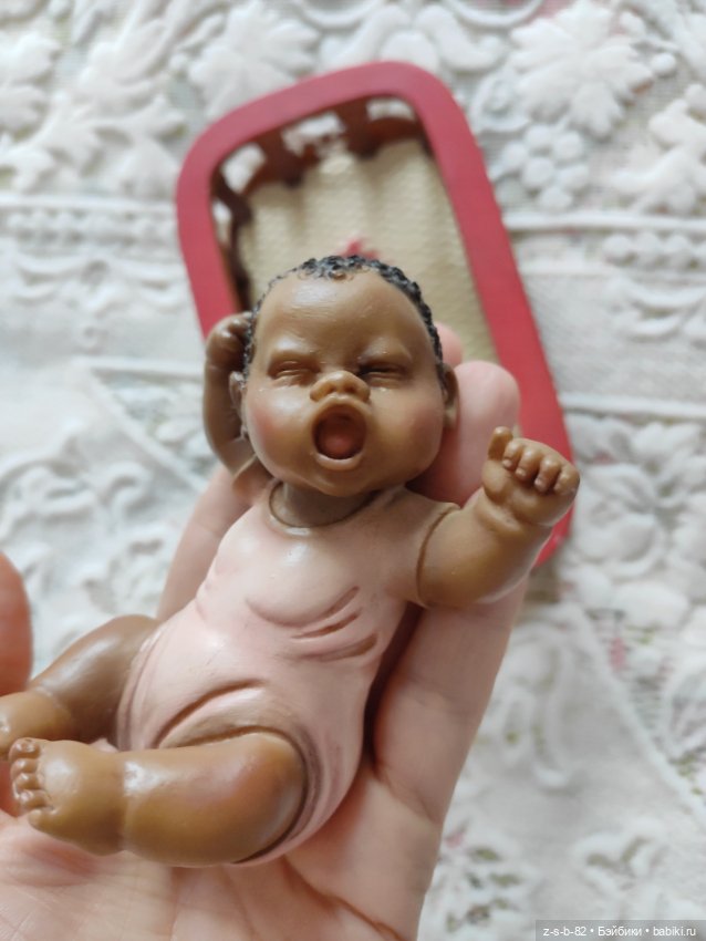 Малыш из резин в колыбели (фото 4)