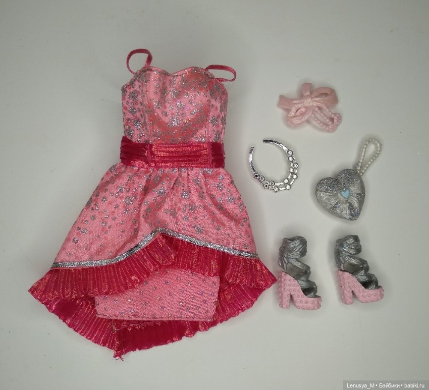 Акция! Красотка на молде Саммер с ресничками (Barbie Style in The Spotlight Teresa, 2013) не играная