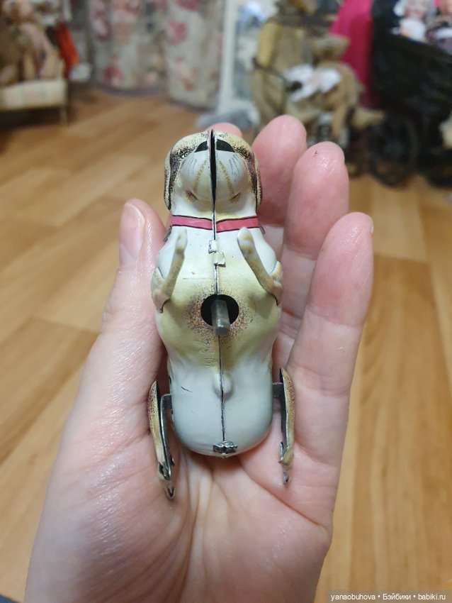 Редкая антикварная миниатюрная заводная собачка. Металл (фото 2)