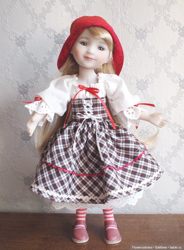 Костюм "Красная шапочка" на Руби Ред