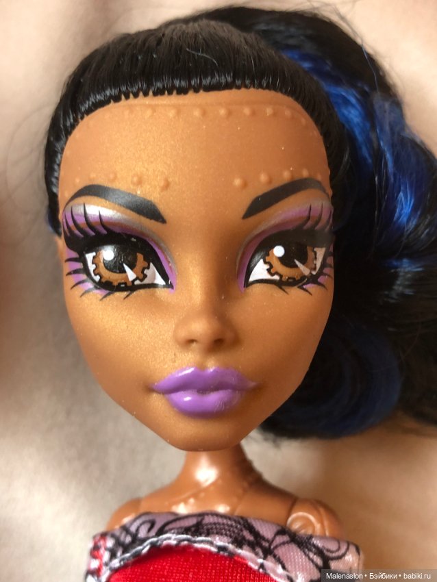 Monster High с сиреневыми губами (фото 2)
