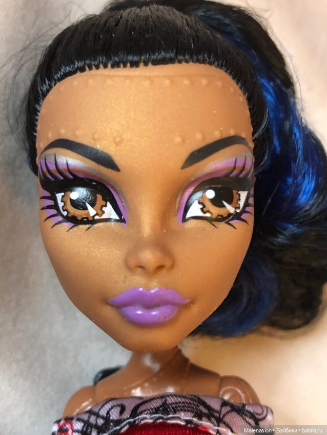 Monster High с сиреневыми губами (фото 5)
