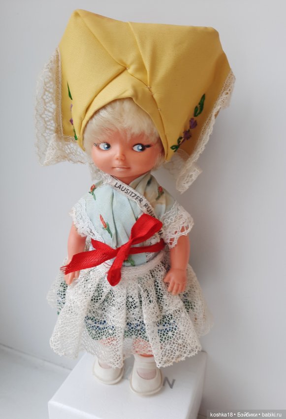 Немецкая куколка ГДР в полном родном национальном аутфите и обуви (фото 2)