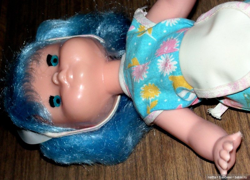 Кукла СССР Ульяна в родном костюме официантки (фото 5)