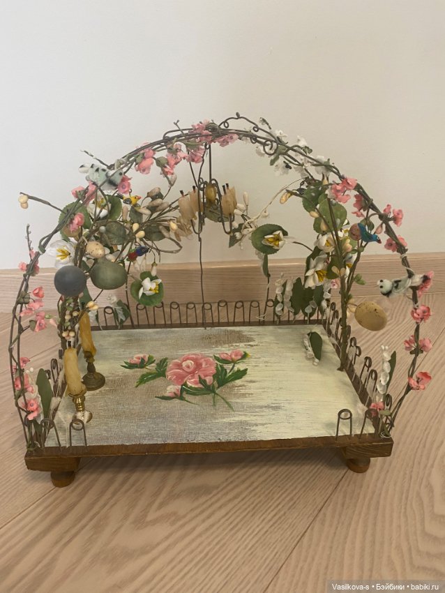 Антикварная французская беседка