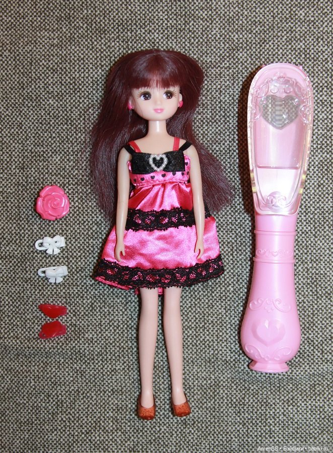 Licca-chan Emily Hair Color Change PlaySet Rose Red Dress