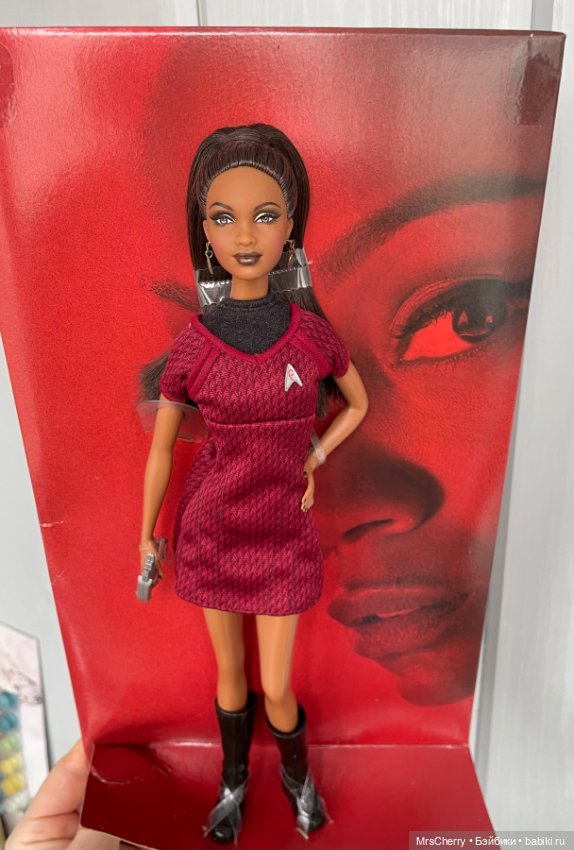 Барби Лейтенант Ухура / Star Trek Barbie Lt. Uhura (фото 7)
