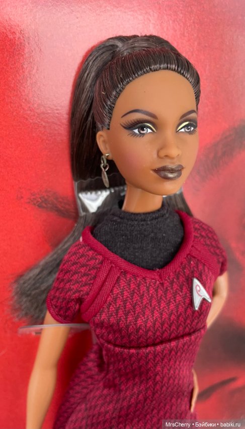 Барби Лейтенант Ухура / Star Trek Barbie Lt. Uhura