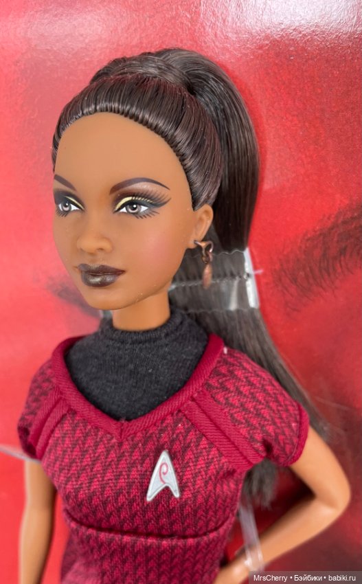 Барби Лейтенант Ухура / Star Trek Barbie Lt. Uhura (фото 10)