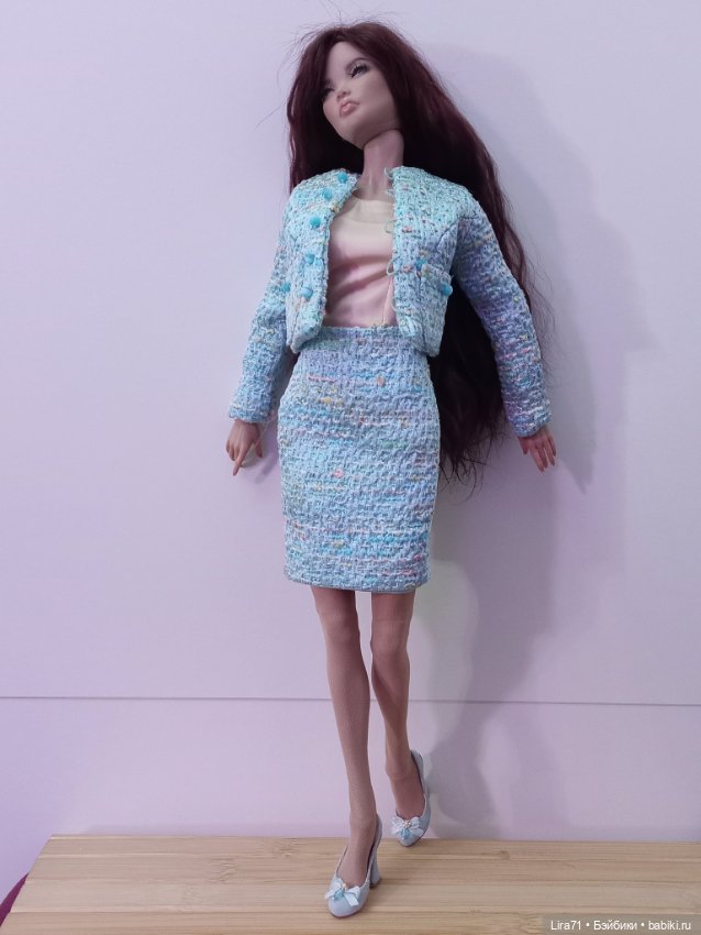 Костюм в стиле Шанель на 1/4 (фото 8)