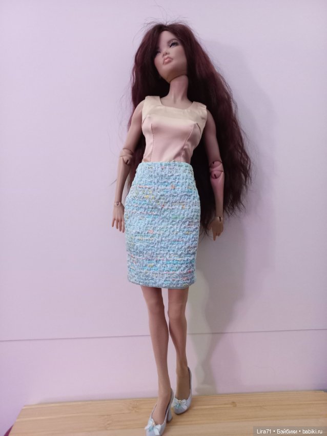 Костюм в стиле Шанель на 1/4 (фото 9)