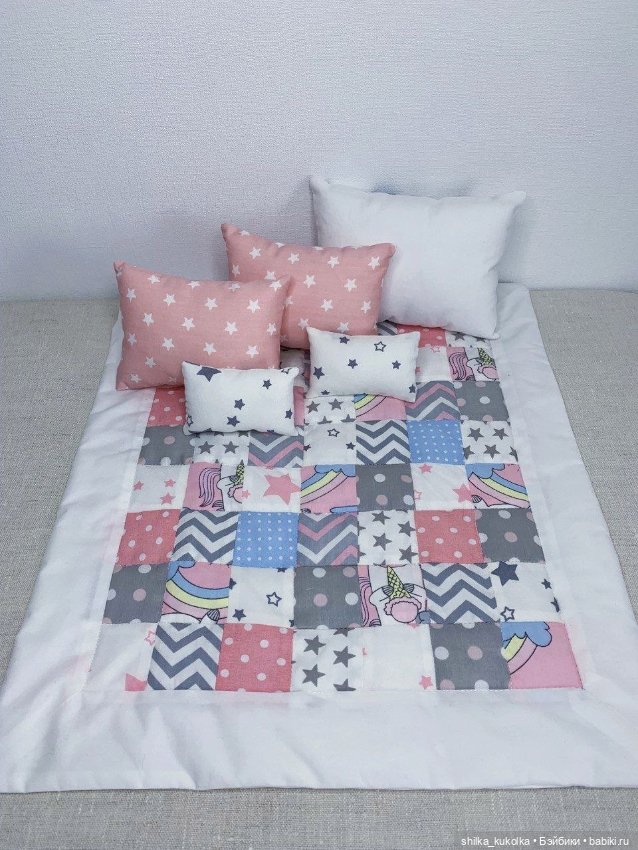 Кукольное постельное с лоскутным одеялом (фото 5)