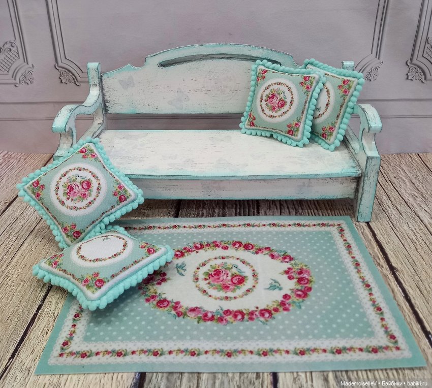 Ковер, подушки Аквамарин — Текстиль для кукольного интерьера (фото 2)