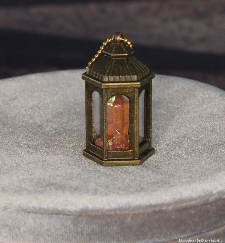 Бронзовый фонарь с оранжевым кристаллом (фото 3)