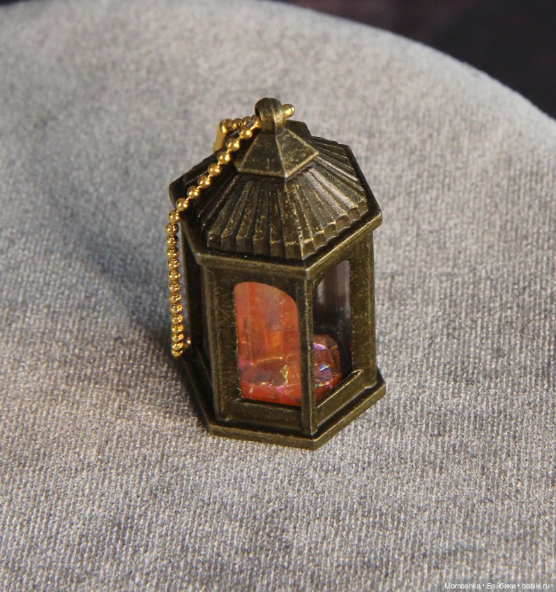 Бронзовый фонарь с оранжевым кристаллом (фото 2)