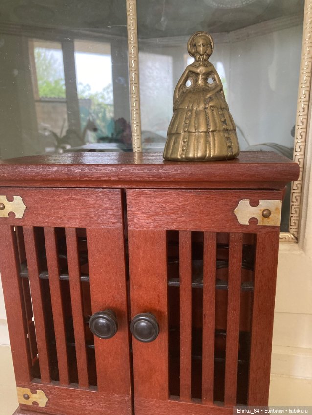 Шкафчик для кукольного интерьера (фото 3)