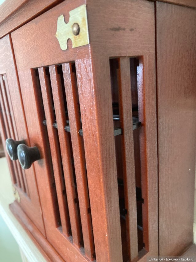 Шкафчик для кукольного интерьера (фото 4)