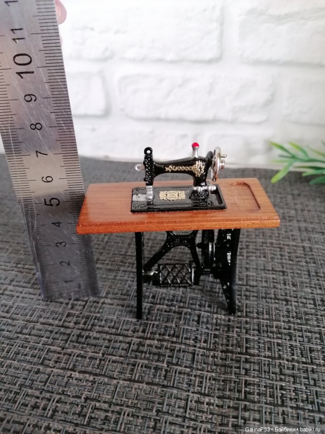Миниатюра швейная машинка (фото 2)