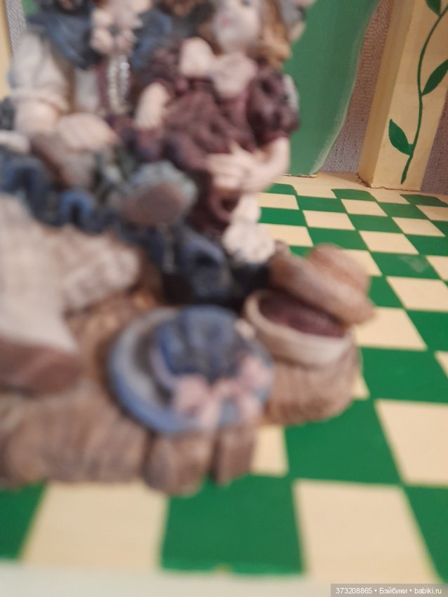 Эшли с Крисси одеваются — Статуэтки (фото 2)