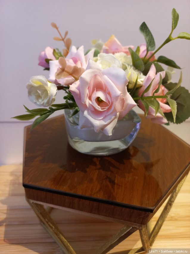 Цветочная композиция в стеклянной вазе (фото 3)