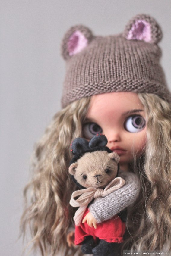 Комбинезон и шапка с ушками для Блайз