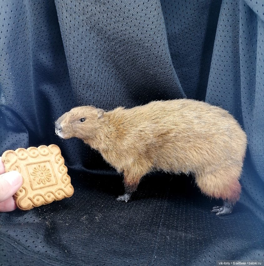 Капибара из плюшевой пряжи крючком