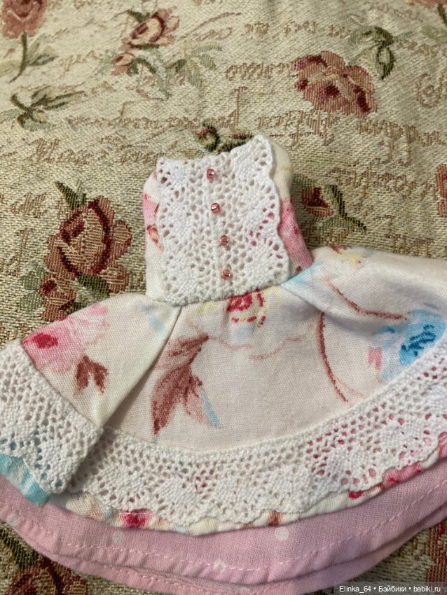 Наряды для красавиц в ассортименте