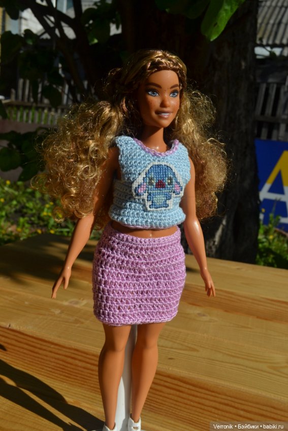 Юбочка и топ с вышивкой для Барби (фото 4)
