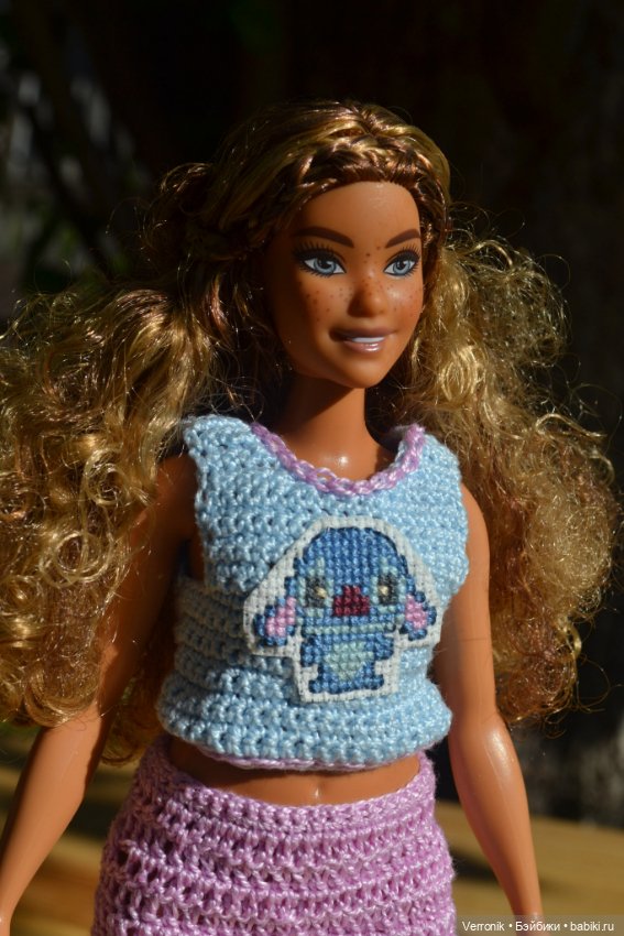 Юбочка и топ с вышивкой для Барби